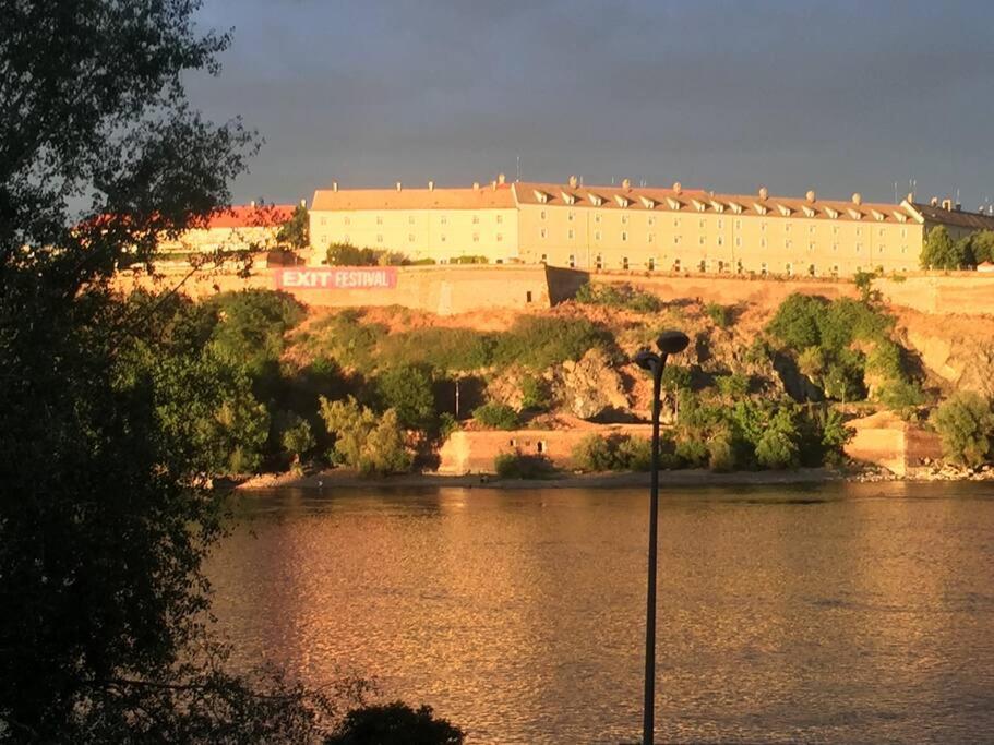 Center, Private Garage, Danube & Fortress, 3 Bdrm 2 Bath Нови Сад Екстериор снимка