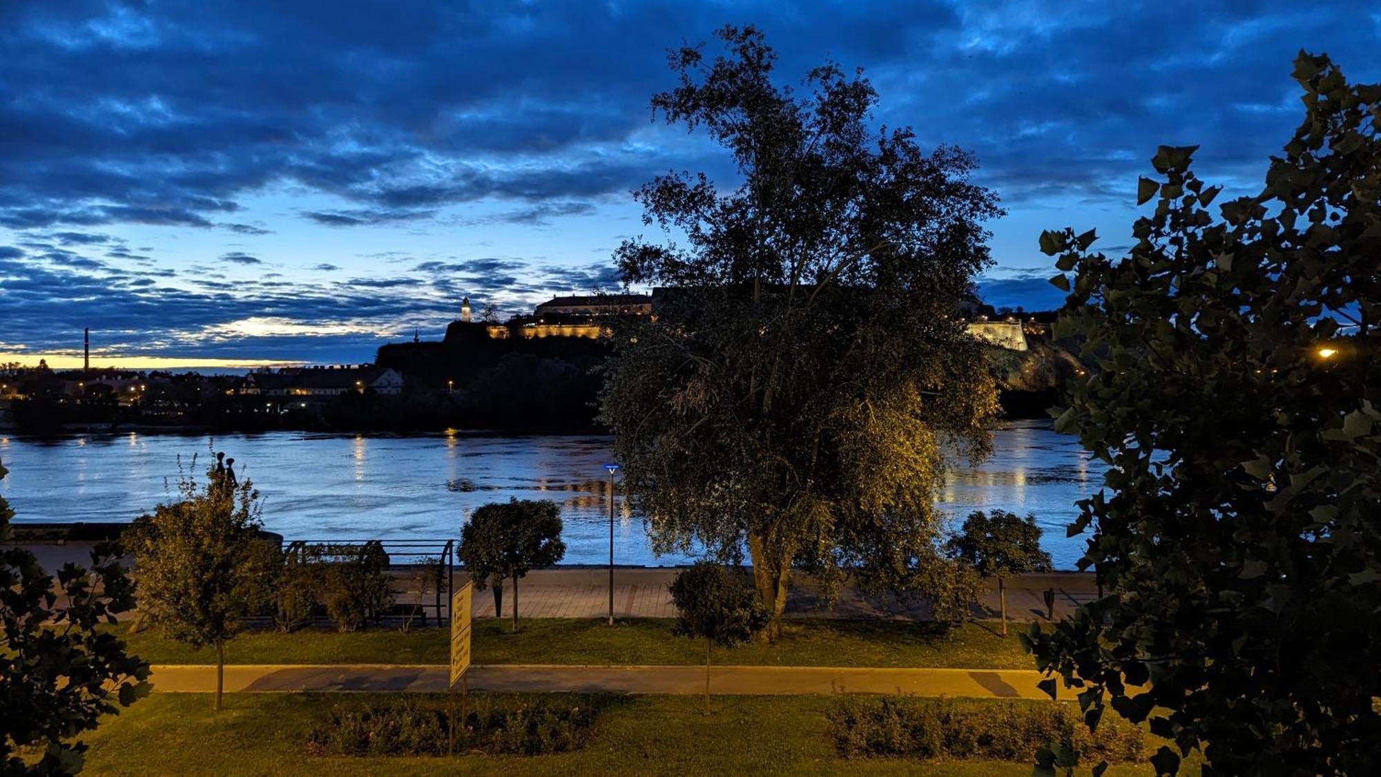 Center, Private Garage, Danube & Fortress, 3 Bdrm 2 Bath Нови Сад Екстериор снимка